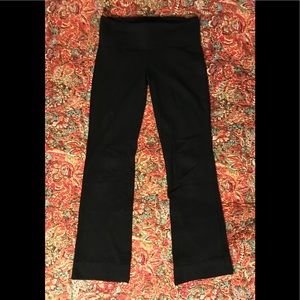 Pink Victoria’s Secret yoga pants